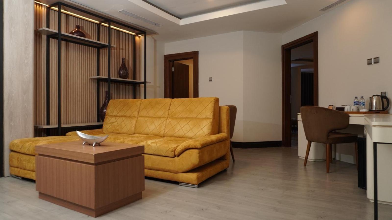 Cavinton Hotel Malioboro Yogyakarta By Tritama Hospitality Exterior photo