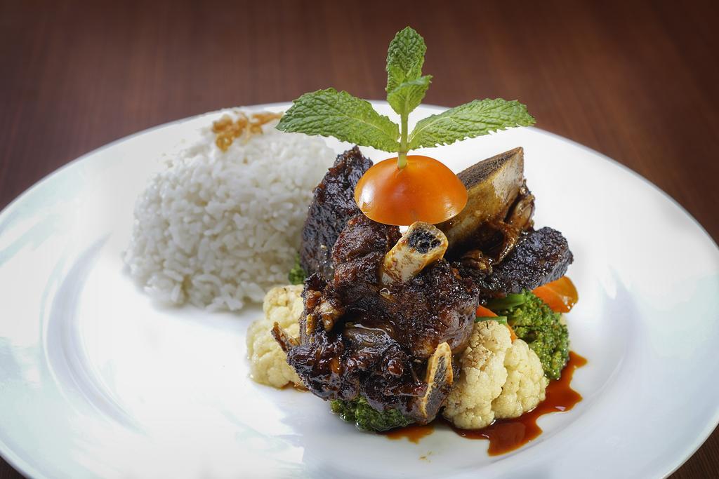 Cavinton Hotel Malioboro Yogyakarta By Tritama Hospitality Exterior photo