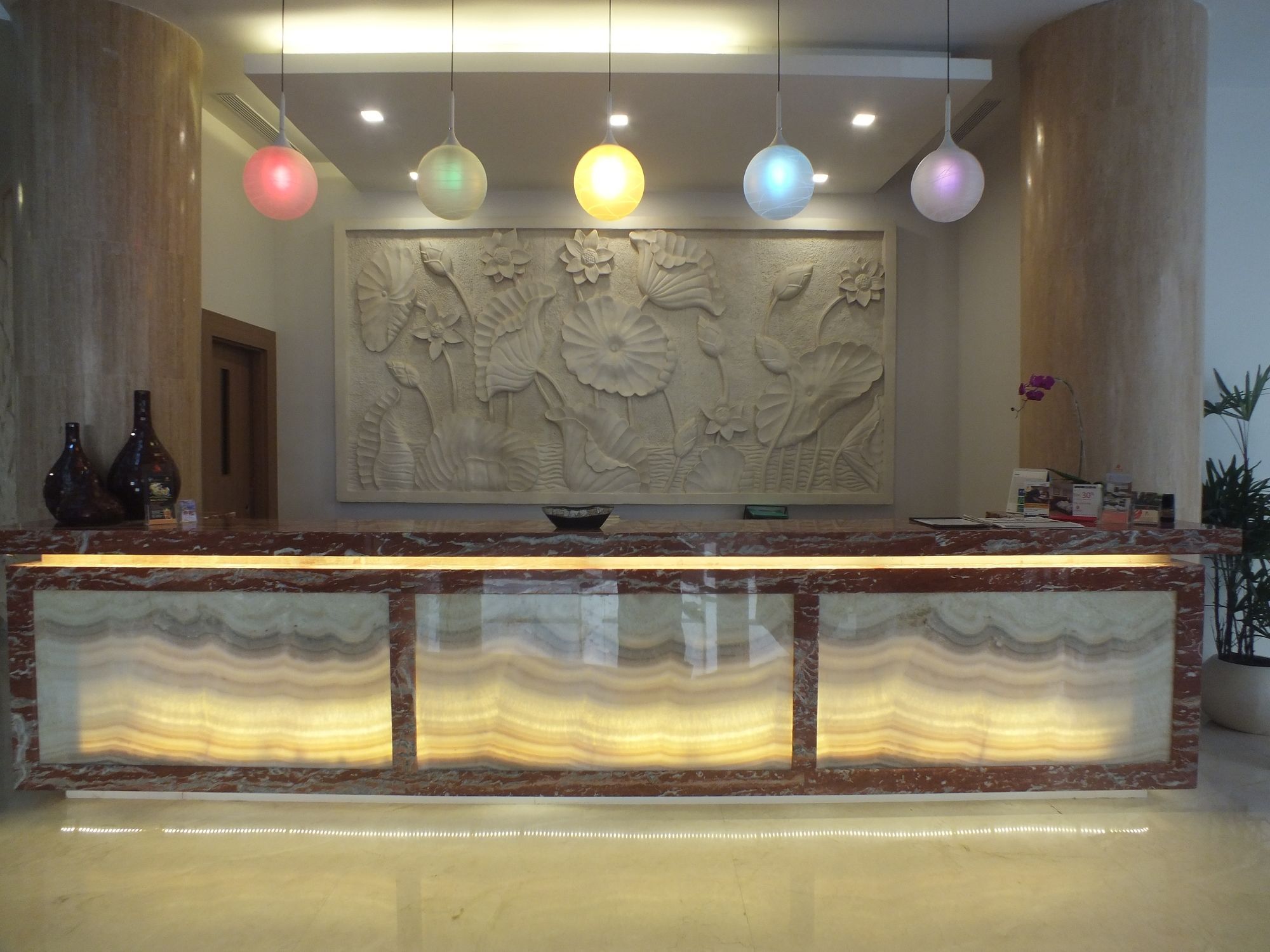 Cavinton Hotel Malioboro Yogyakarta By Tritama Hospitality Exterior photo