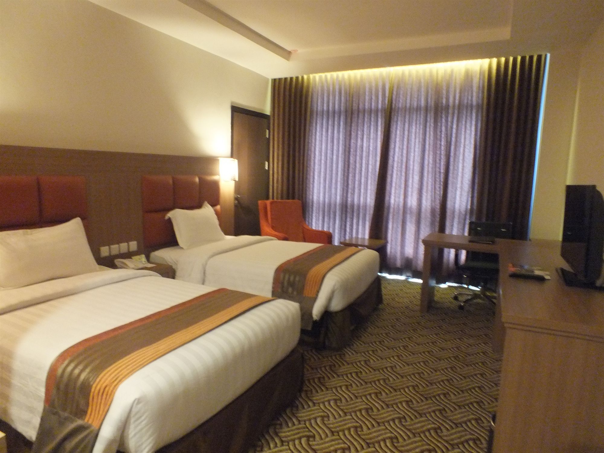 Cavinton Hotel Malioboro Yogyakarta By Tritama Hospitality Exterior photo